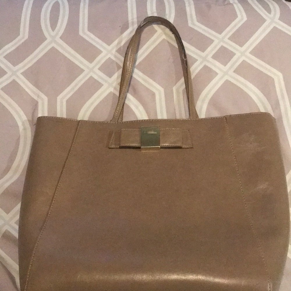 Iva last Trump Tan Purse
